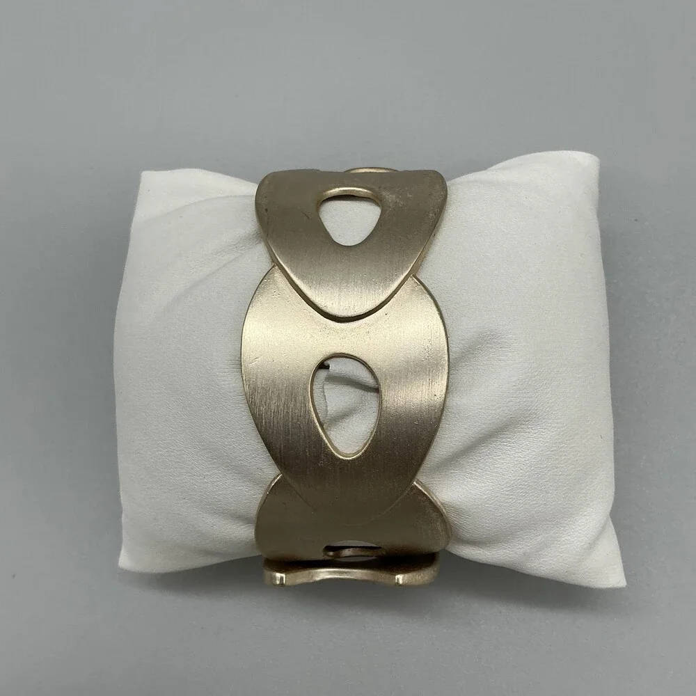Chico's Womens Watch 39mm Oval White Dial Gold Tone Bangle Cuff New Battery